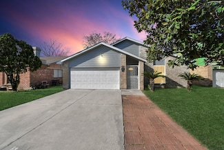 547 Walston Ln, Houston, TX 77060