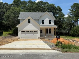 300 N Alma St, Vass, NC 28394