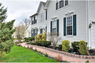 501 Crestwood Ln, Downingtown, PA 19335