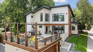 2415 W 42nd St, Minneapolis, MN 55410