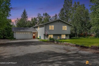 10120 E Strand Dr, Palmer, AK 99645