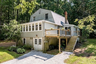 19 Pinecrest Rd, Raymond, NH 03077