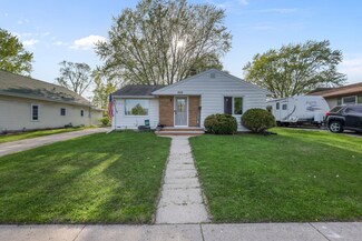 2325 N Erb St, Appleton, WI 54911