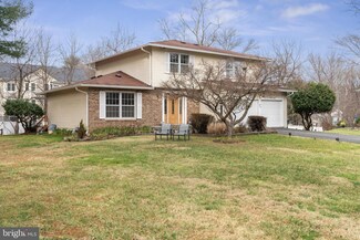 1716 Irvin St, Vienna, VA 22182
