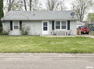 3102 W 68th St, Davenport, IA 52806