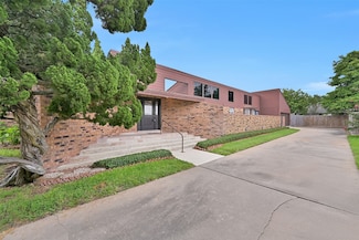12 E Dansby Dr, Galveston, TX 77551