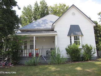 430 Ohio Ave, Etowah, TN 37331
