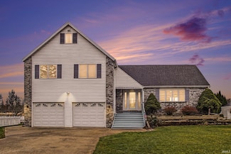 25248 Aqua Dr, Elkhart, IN 46514