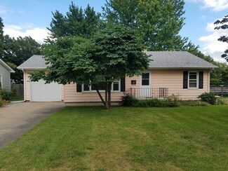 1025 Maple Ave, Minonk, IL 61760