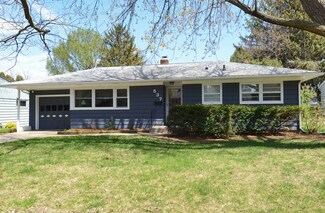 537 Piper Dr, Madison, WI 53711