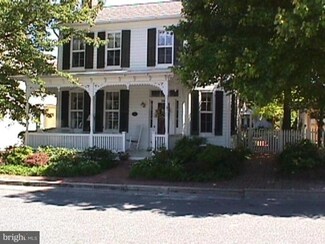 216 E Chestnut St, Saint Michaels, MD 21663
