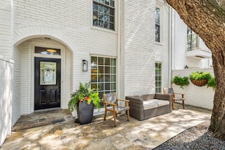 2222 Welch St, Houston, TX 77019