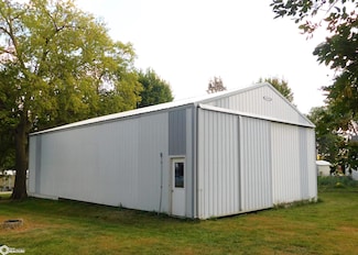 413 Maple St, Deloit, IA 51441