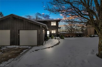 9376 Sherman Ln Unit 310, North Royalton, OH 44133