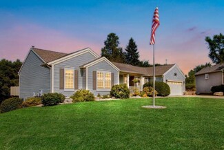 1189 N Trail Ct NE, Comstock Park, MI 49321