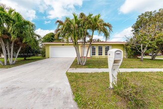 6351 Moonstone Way, Delray Beach, FL 33484