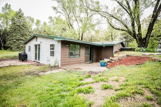 6101 N Caris Rd, Vestaburg, MI 48891