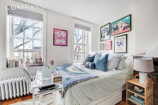 352 W 12th St Unit 5D, New York, NY 10014