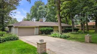 5016 S 34th St, Milwaukee, WI 53221