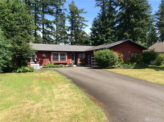 31 E Lake Forest Dr, Allyn, WA 98524