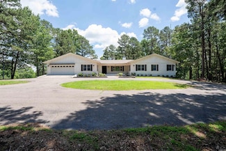 400 Plantation Dr E, Heber Springs, AR 72543