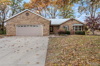 4 Bradford Place, Bethalto, IL 62010