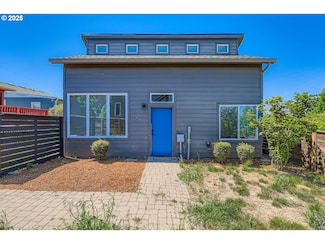 4215 NE Highland Ct, Portland, OR 97218