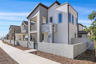 27213 Tamarack Ln, Valencia, CA 91381