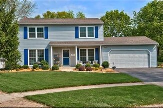 517 Warwick Dr, Naperville, IL 60565
