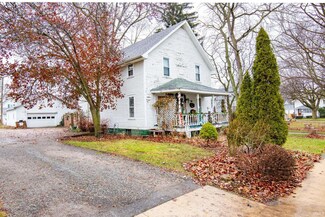 552 N Hartman St, Nappanee, IN 46550