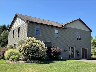 303 Flickerwood Rd, Kane, PA 16735