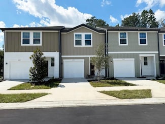11831 Sylvia St, Dade City, FL 33525