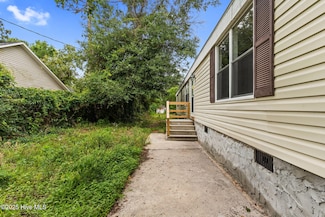 1070 Pinecrest Rd, Southport, NC 28461