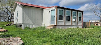 448 Lcr 300, Mart, TX 76664