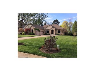 1719 Rockbridge Ct SE, Canton, OH 44709