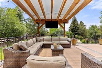 24702 E Ontario Dr, Aurora, CO 80016