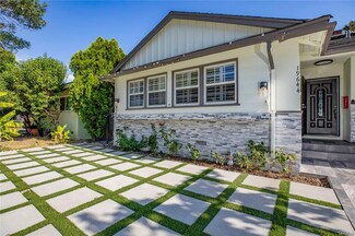19644 Victory Blvd, Tarzana, CA 91335