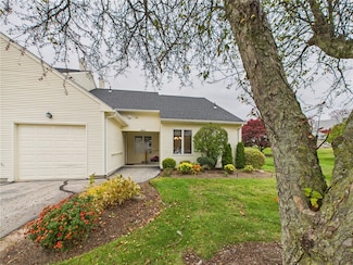 96 Nipmuc Trail Unit F, North Providence, RI 02904