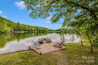 609 Haven Dr, Saluda, NC 28773
