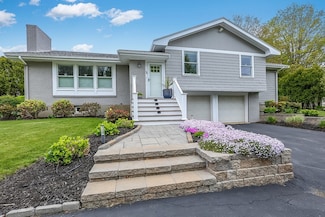 54 Cornell Rd, Marblehead, MA 01945