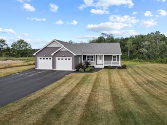 204 Edenfield Dr, Hermon, ME 04401