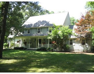 8 Abbey Rd, South Walpole, MA 02071