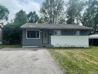 138 Grampian Rd, Saint Louis, MO 63137