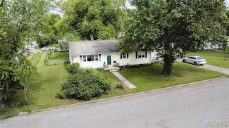 407 Vine St, Cuba, MO 65453