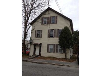 845 River St, Woonsocket, RI 02895