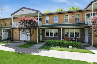 152 Artist Lake Dr, Middle Island, NY 11953
