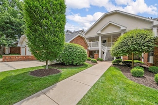 7374 Whitehall Colonial Ln, Saint Louis, MO 63119