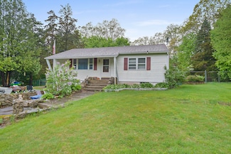 5 Stone Ct, Gales Ferry, CT 06335