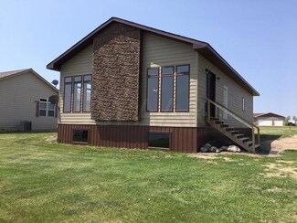 108 Sandy Ln, Devils Lake, ND 58301