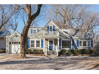 6114 Delmar St, Fairway, KS 66205
